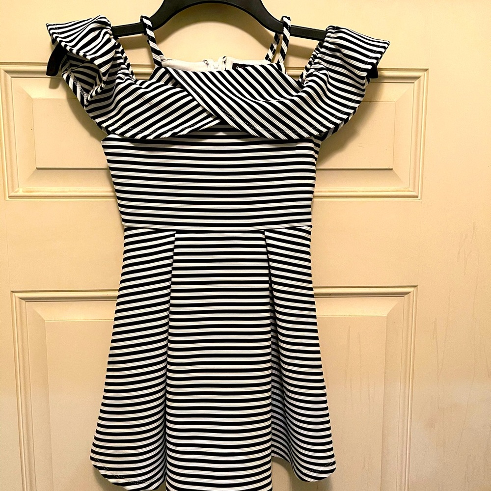 Cute Lilt Black and White Striped Dress Size 6